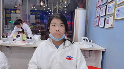 姓名：黄蕊琦
屈光性质：单纯性屈光不正散光
精准屈光度：
右眼：+0.25→1.0（裸眼1.0）
左眼：+0.50/-2.50*175→1.0（裸眼0.7-4）
视力情况：
电脑矫正视力
右眼:  1.2-1 ✅      左眼:   0.9-2
5M矫正视力
右眼:  1.2              左眼:   0.8
视力情况：   新同学期待好视力！