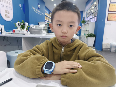 姓名：徐舒阳
屈光性质：视力偏低
精准屈光度
右眼：+1.75/+0.75*100
左眼：+1.25
欢迎新报名的学生[玫瑰]