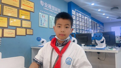 姓名：马锦逸
屈光性质：
右眼：0→1.0
左眼：-0.50/-0.50×180→1.0（裸0.6）
现电脑裸眼视力
右眼：1.2-4✅ 左眼：0.5+3
现五米裸眼视力
右眼：1.2-2✅左眼：0.4+2