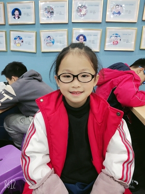 姓名：陈韵欣      【签约矫正】
屈光性质：远视+散光→轻度弱视
精准屈光度：
右眼：+0.50+2.00*75→0.8
左眼：+1.25*100→0.8
电脑矫正视力
右眼: 2.0-3✅ 左眼:2.0-3✅
5M矫正视力
右眼:1.5-3✅   左眼:1.5-2✅
视力情况：弱视已达标，后期摘镜率高