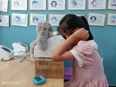 姓名：富语芯      
屈光性质： 散光→轻度弱
精准屈光度：
右眼：-3.25*180→0.8
左眼：-3.50*180→0.8
视力情况：
电脑矫正视力
右眼: 1.0-2✅         左眼:1.0-2✅
5M矫正视力
右眼:1.0+3✅    左眼: 1.0✅
视力情况：两个小疗程，双眼就已达标。